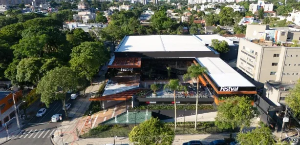 Casa Comercial para alugar, 600m² no Hugo Lange, Curitiba