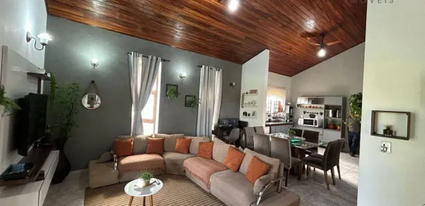 Fazenda / Sítio / Chácara com 3 Quartos à venda, 160m² no Chácara Maracajás, Salto