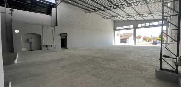 Galpão / Depósito / Armazém para alugar, 950m² no Chácara da Galega, Pindamonhangaba