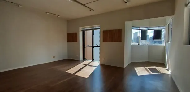 Conjunto Comercial / Sala para alugar, 53m² no Centro, Curitiba
