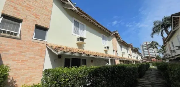 Sobrado com 2 Quartos para venda ou aluguel, 65m² no São Lourenço, Bertioga