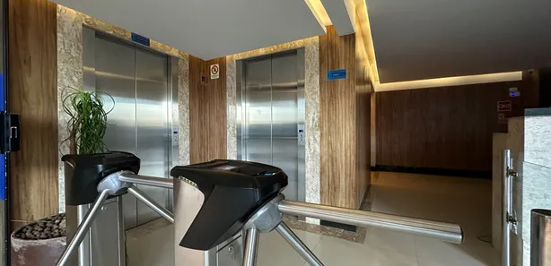 Conjunto Comercial / Sala para alugar, 27m² no Buraquinho, Lauro de Freitas