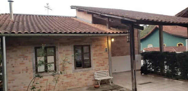 Casa de Condomínio com 3 Quartos para alugar, 100m² no Perovê, Embu das Artes