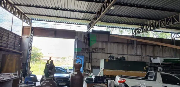 Galpão / Depósito / Armazém para alugar, 400m² no Célvia, Vespasiano