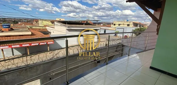 Casa com 3 Quartos para alugar, 235m² no Monte Carmelo, Montes Claros