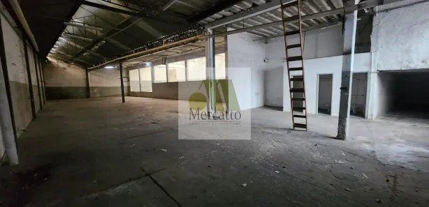 Galpão / Depósito / Armazém para alugar, 700m² no Arraial Paulista, Taboão da Serra
