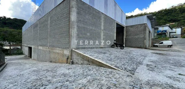 Galpão / Depósito / Armazém para alugar, 1120m² no Meudon, Teresópolis
