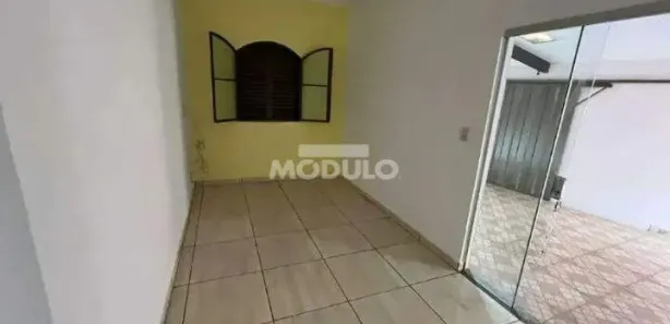 Casa com 2 Quartos para alugar, 140m² no Morumbi, Uberlândia