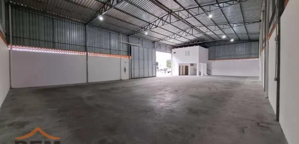 Galpão / Depósito / Armazém para alugar, 488m² no Rio Pequeno, Camboriú
