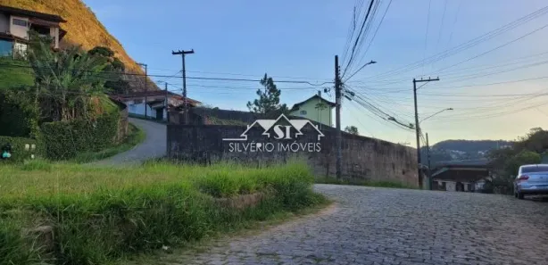 Terreno / Lote / Condomínio à venda, 830m² no Quitandinha, Petrópolis