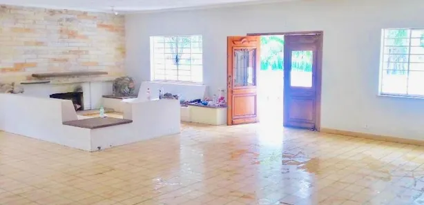 Fazenda / Sítio / Chácara com 8 Quartos para alugar, 700m² no Centro, Cabreúva