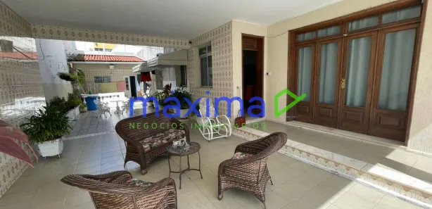 Casa com 4 Quartos para alugar, 300m² no São José, Aracaju