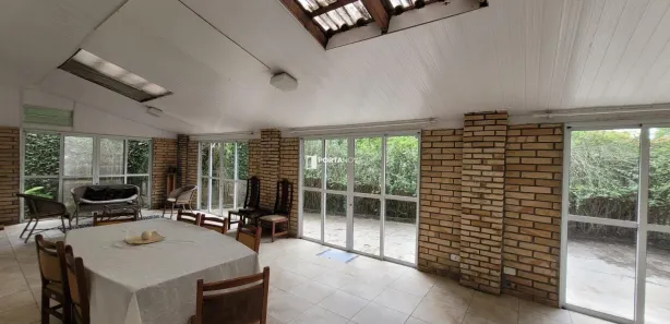 Fazenda / Sítio / Chácara com 3 Quartos para alugar, 117m² no Chácaras Bartira, Embu das Artes