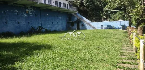 Fazenda / Sítio / Chácara com 7 Quartos à venda, 180m² no Parque Duque, Duque de Caxias