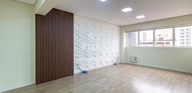 Conjunto Comercial / Sala à venda, 27m² no Centro, Curitiba