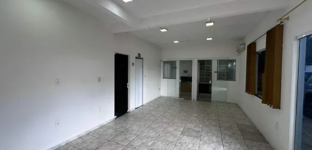 Conjunto Comercial / Sala para alugar, 45m² no Bairro Itacolomi, Balneário Piçarras