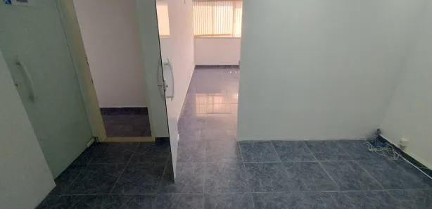 Conjunto Comercial / Sala para alugar, 130m² no Jardim Vinte e Cinco de Agosto, Duque de Caxias