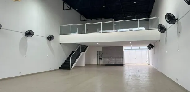 Galpão / Depósito / Armazém para alugar, 324m² no Jardim Europa, Jaguariúna