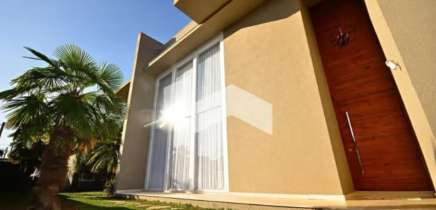 Casa com 4 Quartos para alugar, 590m² no Butiatuvinha, Curitiba