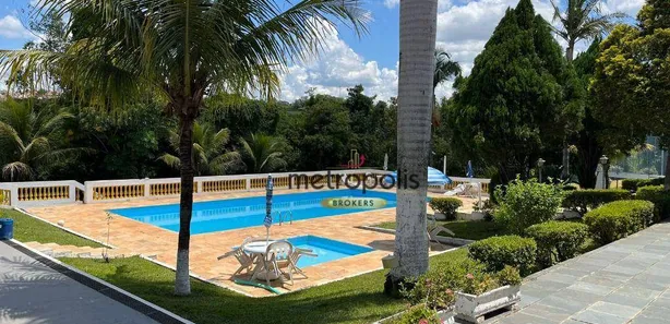 Fazenda / Sítio / Chácara com 6 Quartos à venda, 1000m² no , Laranjal Paulista