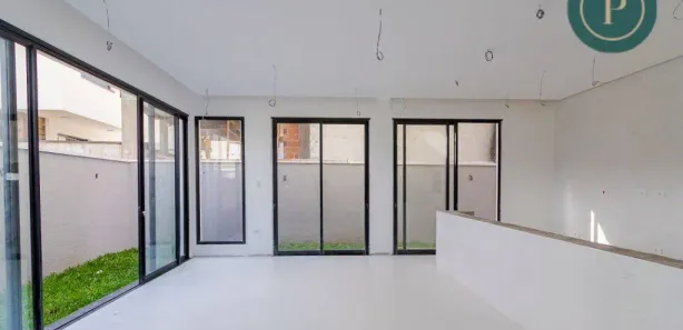 Casa de Condomínio com 3 Quartos à venda, 209m² no Santa Cândida, Curitiba