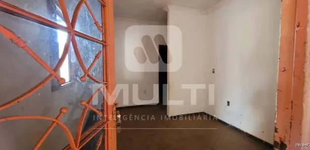 Loja / Salão / Ponto Comercial com 3 Quartos à venda, 140m² no Granada, Uberlândia