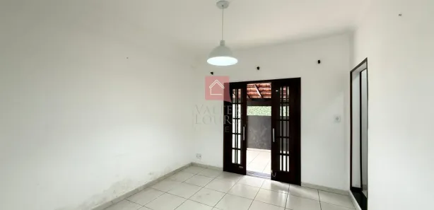 Casa com 2 Quartos para alugar, 120m² no Carangola, Petrópolis