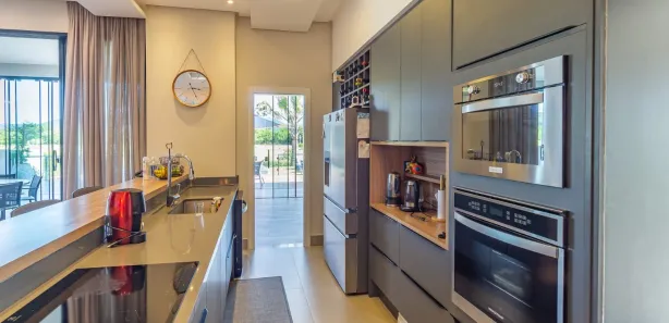 Casa de Condomínio com 4 Quartos para alugar, 600m² no Centro, Camboriú