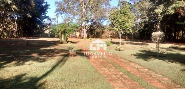 Fazenda / Sítio / Chácara com 4 Quartos à venda, 1000m² no Chácaras Saia Velha, Valparaíso de Goiás