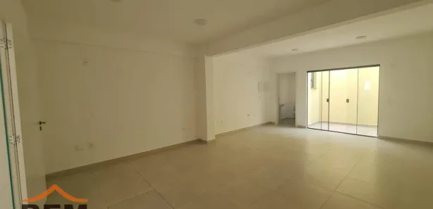 Conjunto Comercial / Sala para alugar, 39m² no Monte Alegre, Camboriú