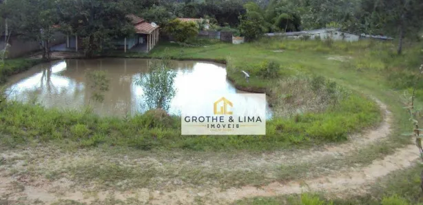 Fazenda / Sítio / Chácara com 3 Quartos à venda, 180m² no Vila Velha, Caçapava