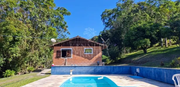 Fazenda / Sítio / Chácara com 4 Quartos à venda, 10000m² no Centro, Juquitiba