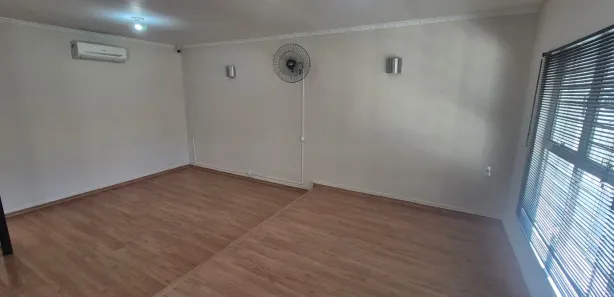 Casa Comercial com 3 Quartos para alugar, 200m² no Vila Independência, Sorocaba