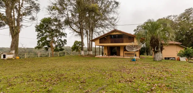 Fazenda / Sítio / Chácara com 3 Quartos à venda, 220m² no Centro, Tijucas do Sul