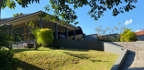 Fazenda / Sítio / Chácara com 3 Quartos à venda, 415m² no Colinas do Piracicaba (Ártemis), Piracicaba