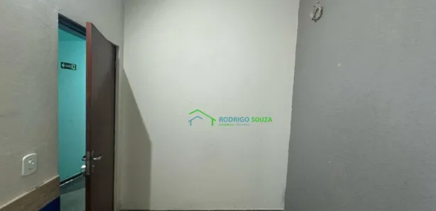 Conjunto Comercial / Sala para alugar, 24m² no Centro, Carapicuíba