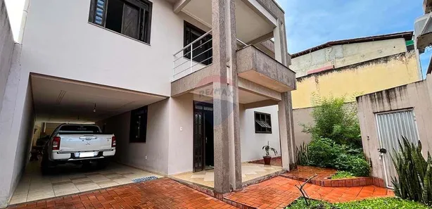 Sobrado com 4 Quartos à venda, 312m² no Centro, Alagoinhas
