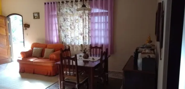 Fazenda / Sítio / Chácara com 3 Quartos à venda, 220m² no , Igaratá