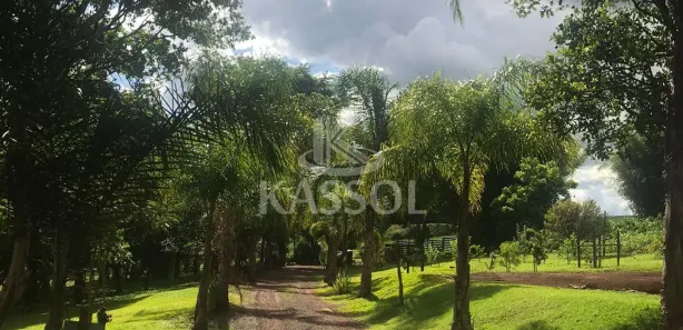 Fazenda / Sítio / Chácara com 2 Quartos à venda, 360m² no Centro, Cascavel