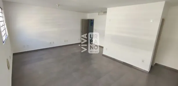 Conjunto Comercial / Sala para alugar, 30m² no Aterrado, Volta Redonda