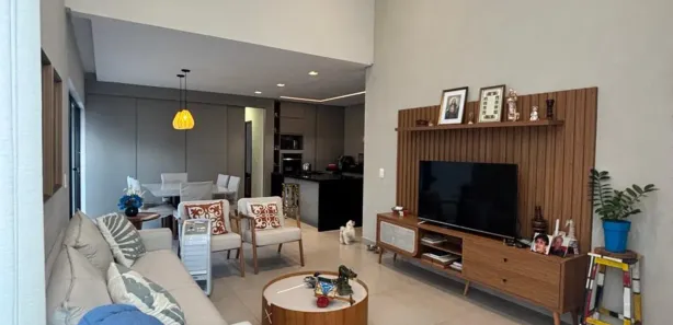 Casa de Condomínio com 3 Quartos para alugar, 160m² no Itararé, Campina Grande