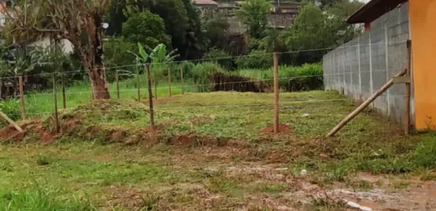 Terreno / Lote / Condomínio à venda, 250m² no Centro, São Lourenço da Serra