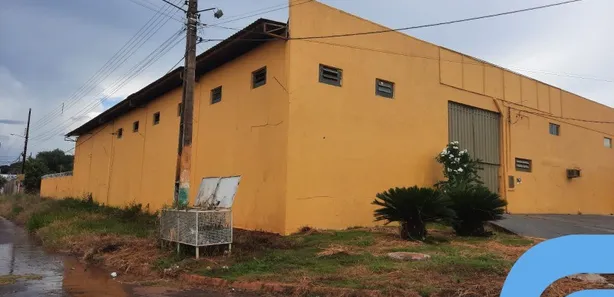 Galpão / Depósito / Armazém à venda, 1000m² no Setor Residencial Garavelo I, Trindade