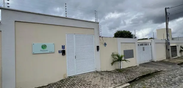 Casa de Condomínio com 2 Quartos para alugar, 61m² no Curicaca, Caucaia