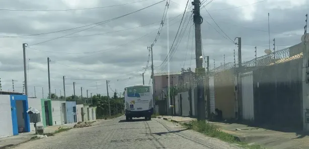 Casa com 2 Quartos para alugar, 72m² no Nova Esperança, Parnamirim