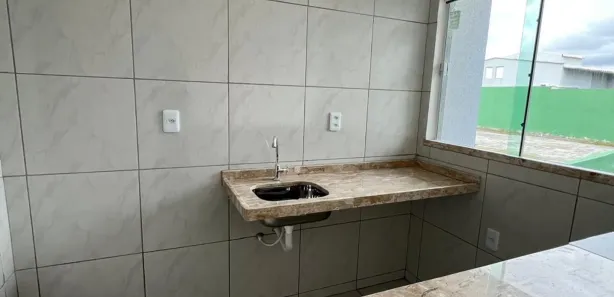 Casa de Condomínio com 2 Quartos para alugar, 61m² no Curicaca, Caucaia