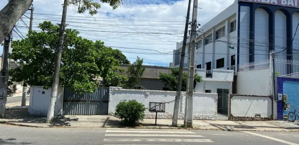 Casa Comercial com 3 Quartos à venda, 190m² no Parque Aurora, Campos dos Goytacazes
