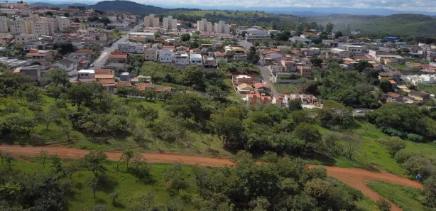 Terreno / Lote / Condomínio à venda, 370m² no Felipe Cláudio de Sales, Pedro Leopoldo