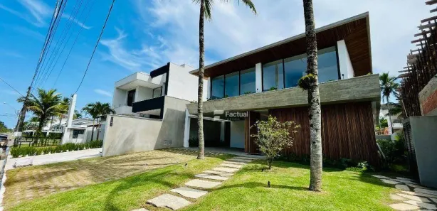 Casa de Condomínio com 5 Quartos à venda, 335m² no Jardim Acapulco, Guarujá