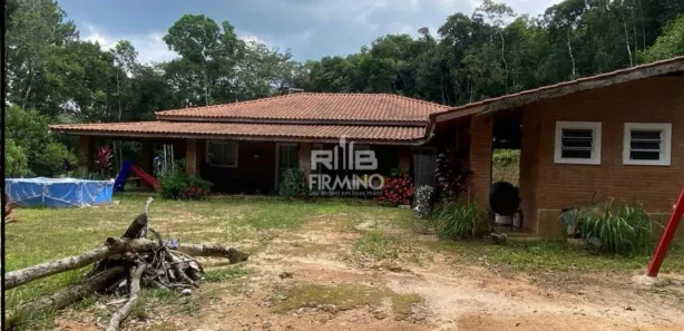 Fazenda / Sítio / Chácara com 3 Quartos à venda, 2181m² no Centro, Embu-Guaçu